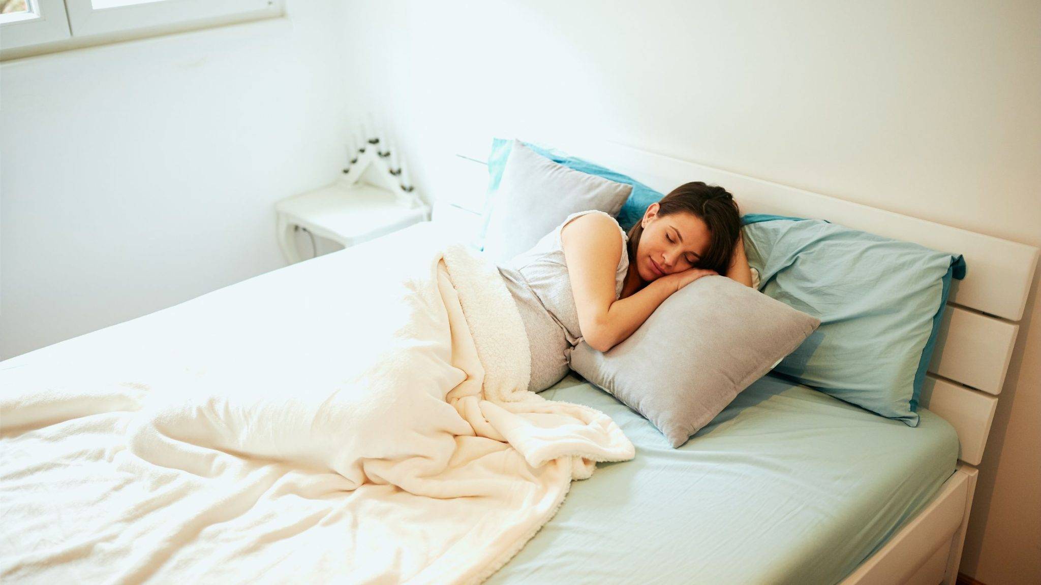 Stop Sleeping Like This While Pregnant... #shorts - YouTube