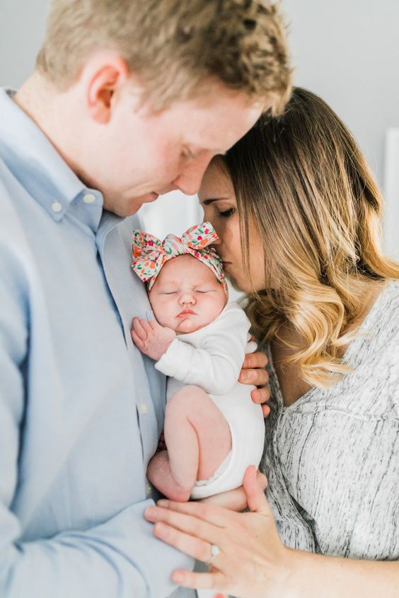 family photo with newborn